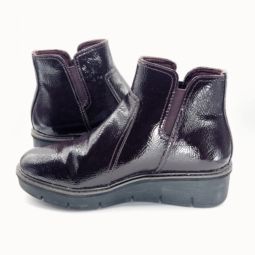 Clarks Women’s Airabell Ankle Boots Patent Leather Zip Wedge Whimsigoth Sz 8 - Picture 2 of 8